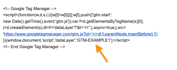Captura de script GTM amb fletxa apuntant a l'ID